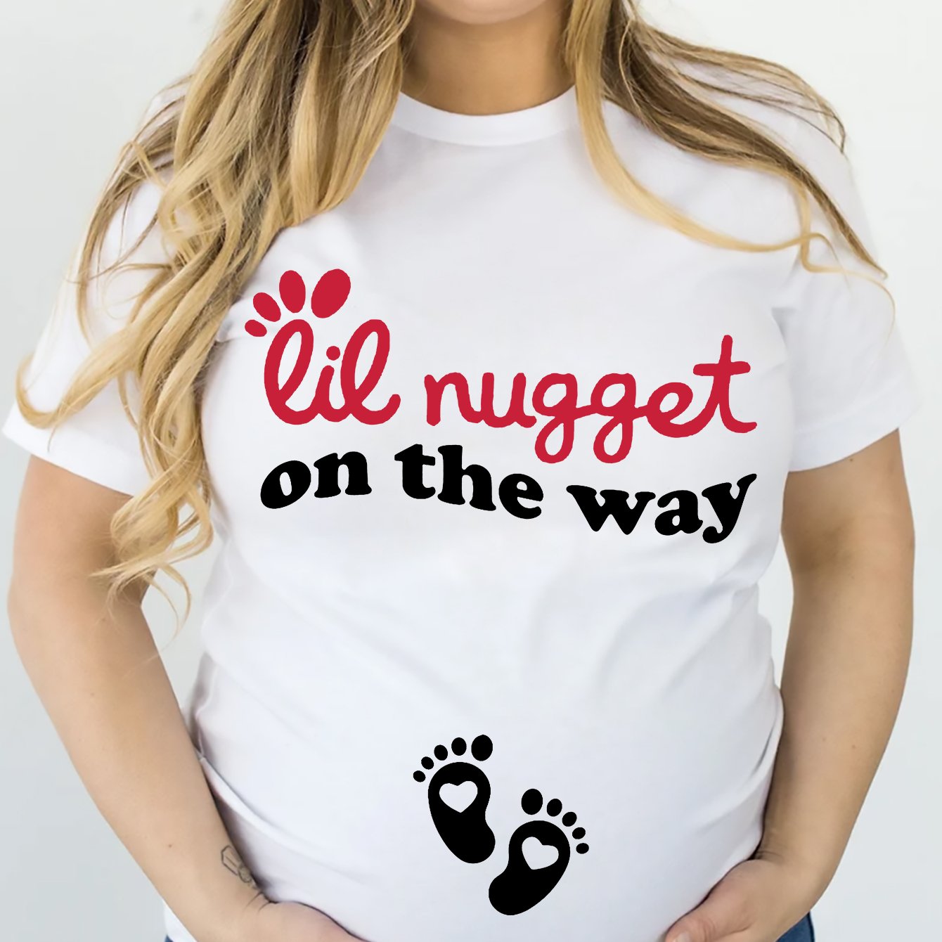 Cute and Comfy Lil Nugget Maternity T-Shirt - Short Sleeve Pregnancy Top for Casual Wear