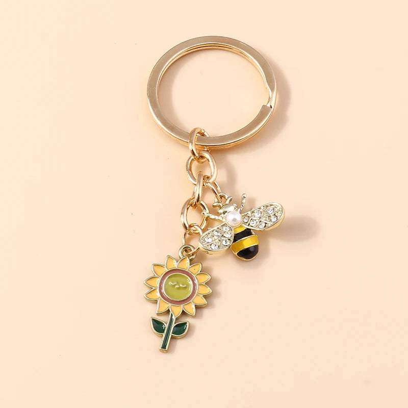 Cute Enamel Bee Keychain Flower Key Rings Pendants for Car Key Holder Women Girls Handbag Accessories Handmade Jewelry Gift