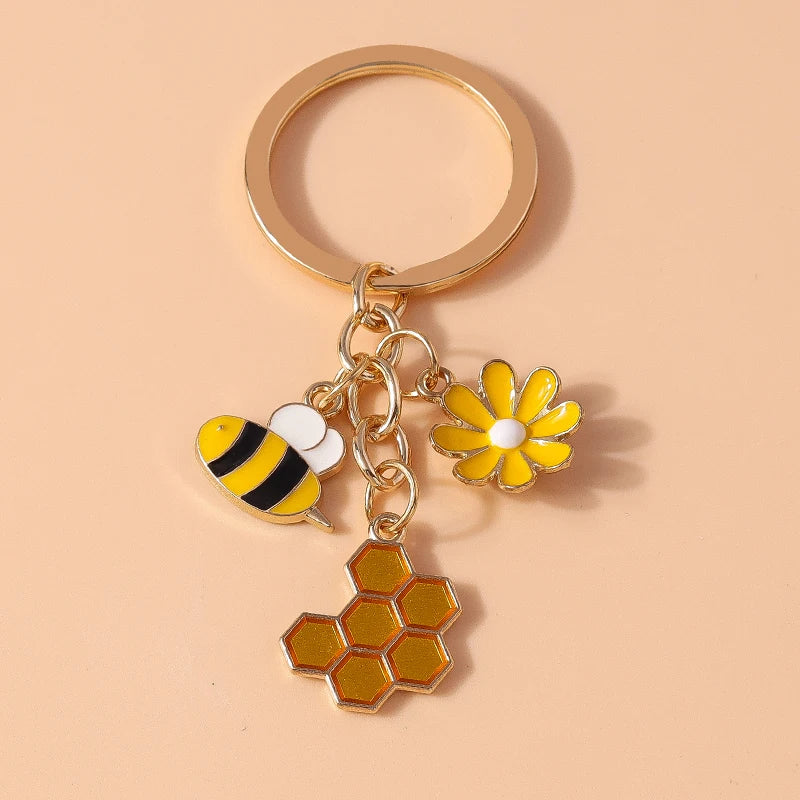 Cute Enamel Bee Keychain Flower Key Rings Pendants for Car Key Holder Women Girls Handbag Accessories Handmade Jewelry Gift