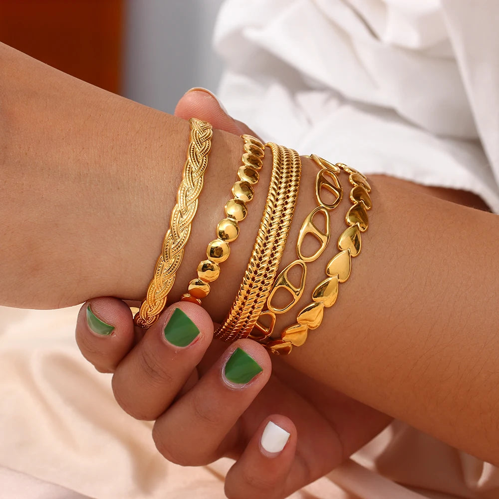 18K Gold Plated 316L Stainless Steel Pig Nose Buckle Heart Opening Adjustable Bangles Fashion Waterproof Bracelets for Women