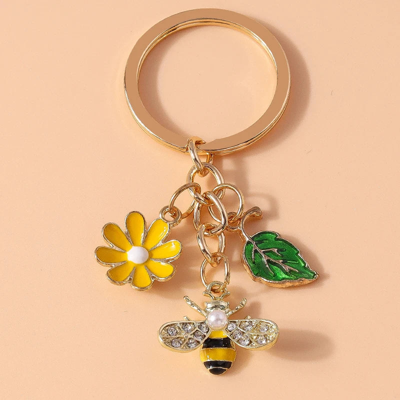 Cute Enamel Bee Keychain Flower Key Rings Pendants for Car Key Holder Women Girls Handbag Accessories Handmade Jewelry Gift