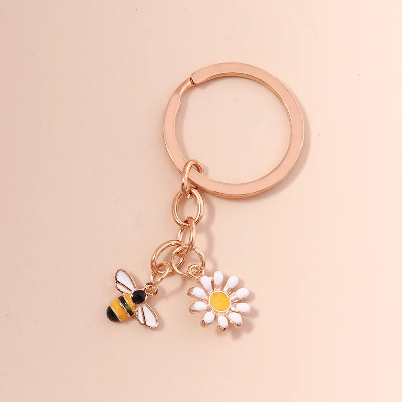 Cute Enamel Bee Keychain Flower Key Rings Pendants for Car Key Holder Women Girls Handbag Accessories Handmade Jewelry Gift