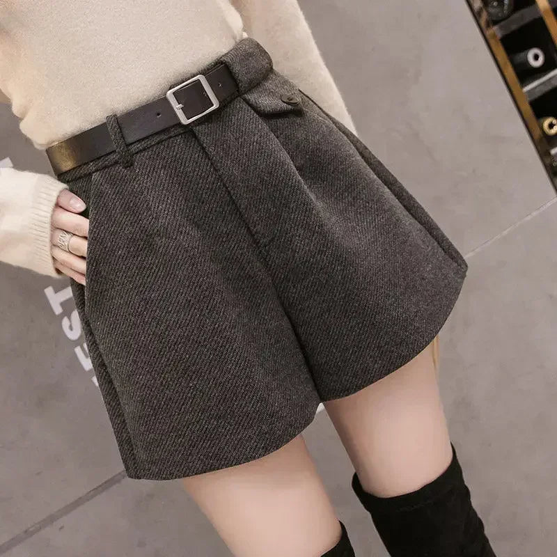 Women's Woolen Shorts for Fall and Winter High-Waisted Thick Shorts Black Korean Style Slimming A-Line Tapered Pants with Boots