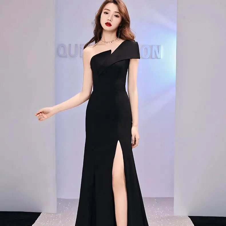 Host evening dress, light luxury, niche one shoulder black long dress, fishtail, one shoulder dress, female