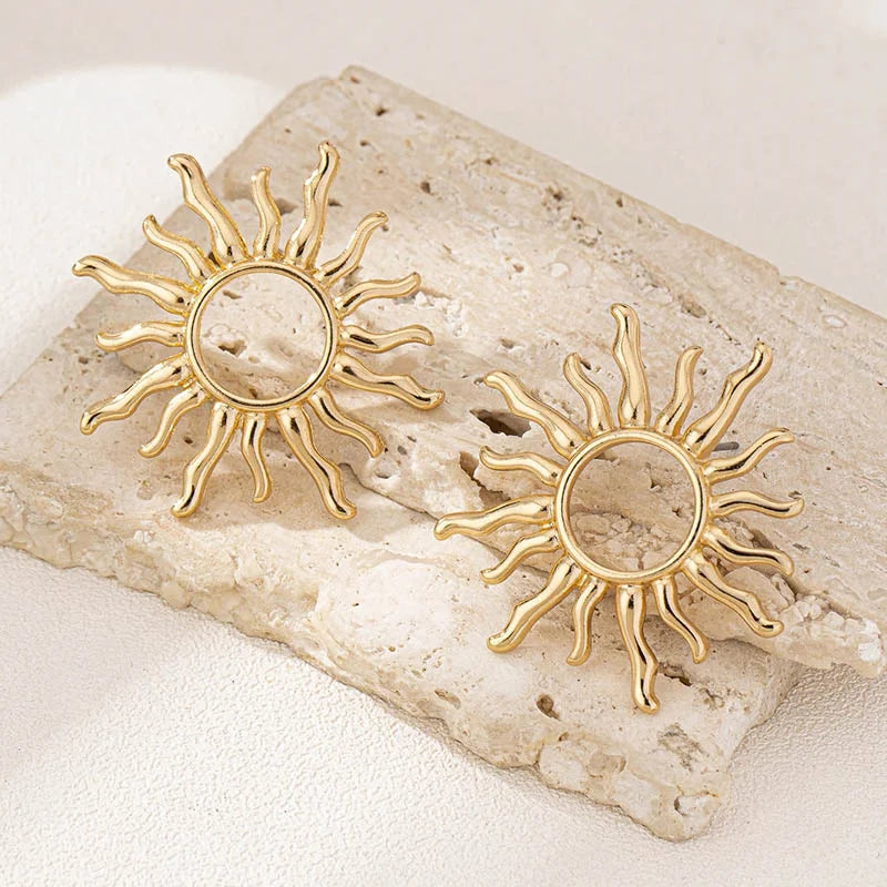 1Pair Fashion Temperament Elegant Sun Flower Stud Earrings For Women Girls Versatile Stud Earrings Jewelry Accessories Gifts