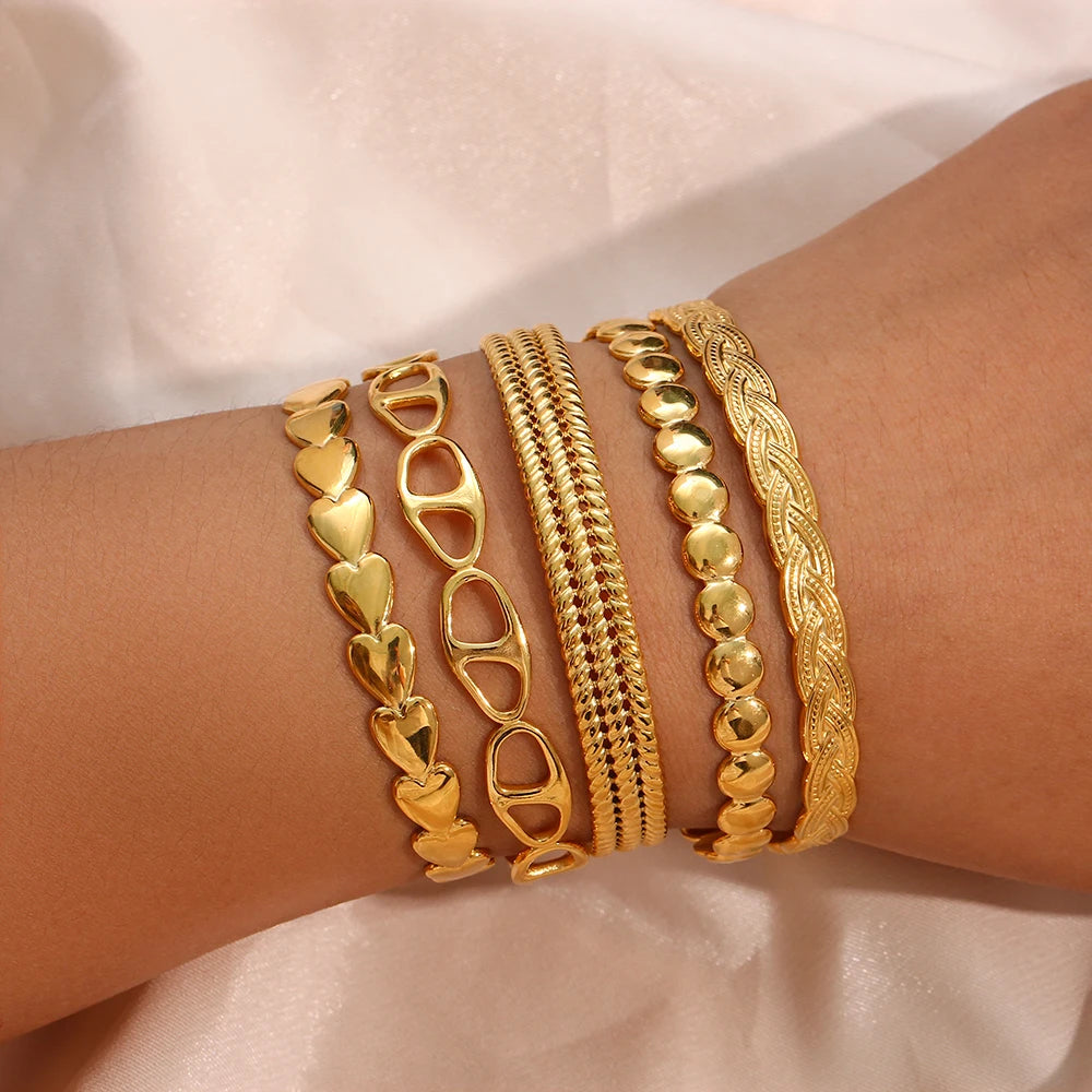 18K Gold Plated 316L Stainless Steel Pig Nose Buckle Heart Opening Adjustable Bangles Fashion Waterproof Bracelets for Women