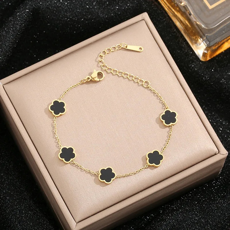 1Pc Fashion Titanium Steel Five Leaf Grass Plum Blossom Women's Bracelet, Elegant and Fashionable Jewelry