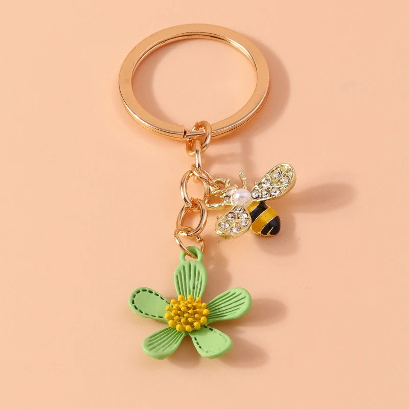Cute Enamel Bee Keychain Flower Key Rings Pendants for Car Key Holder Women Girls Handbag Accessories Handmade Jewelry Gift