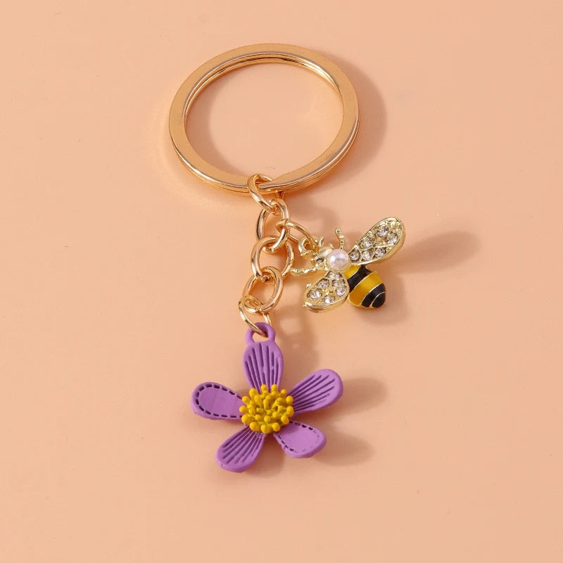 Cute Enamel Bee Keychain Flower Key Rings Pendants for Car Key Holder Women Girls Handbag Accessories Handmade Jewelry Gift