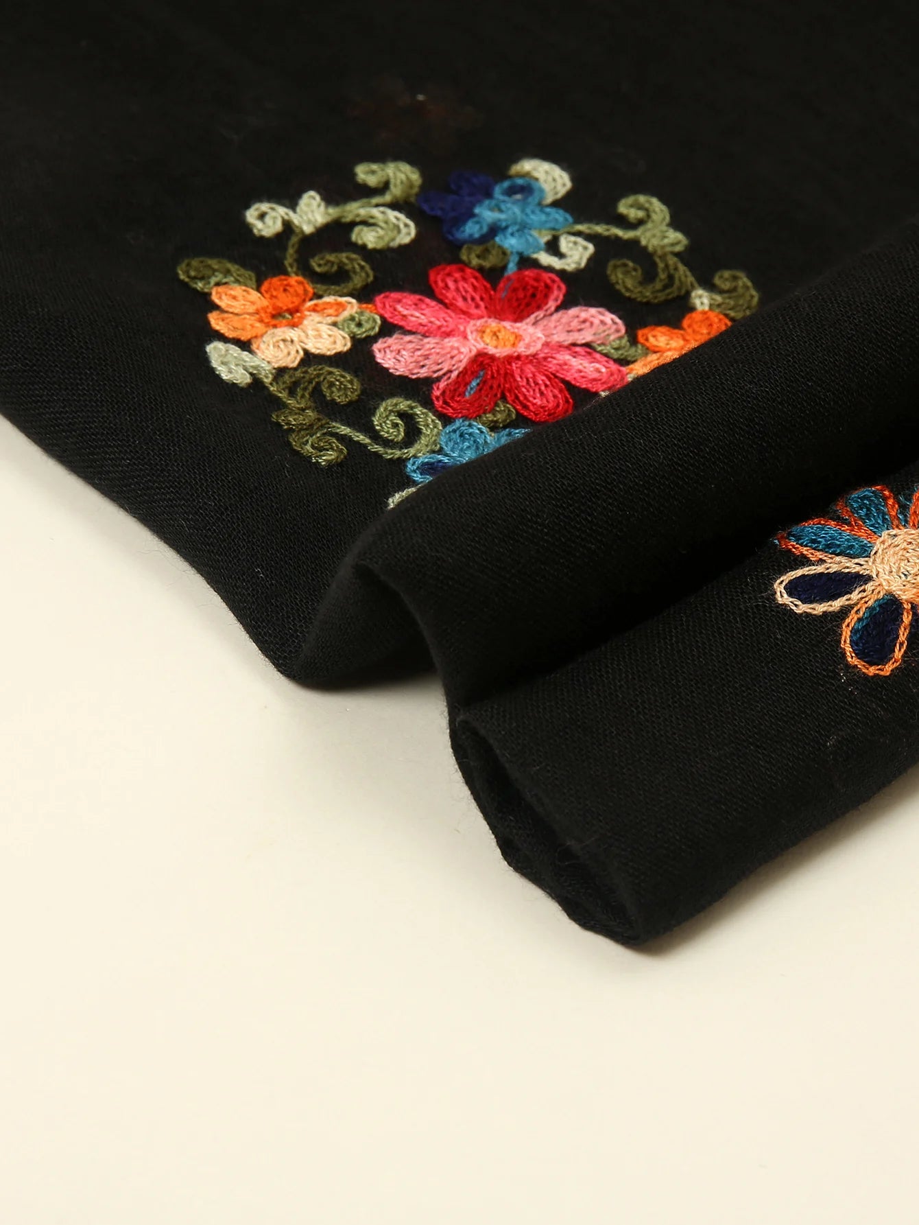 Wholesale New Fashion Embroidery Floral Long Scarf Hijab Woman Cotton Shawl Summer Solid Color Wraps For Ladies Stole Headband