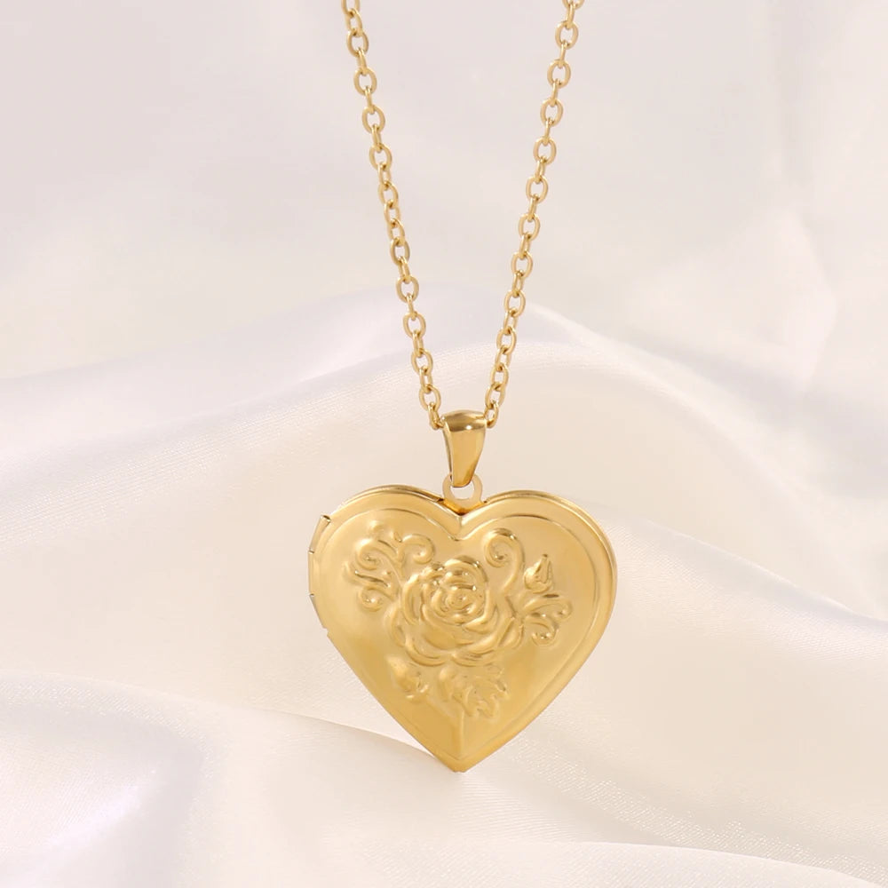 Stainless Steel Open Heart Photo Frame Pendant Necklace for Family Couple Gift Heart Photo Picture Locket Chain Necklace Jewelry