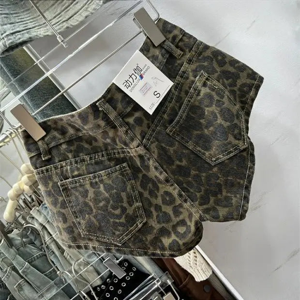 American Retro Spicy Girl Leopard Pattern Jeans Shorts Women Summer New Trash Style Casual Slim Low Waist Pants Denim Hot Pants