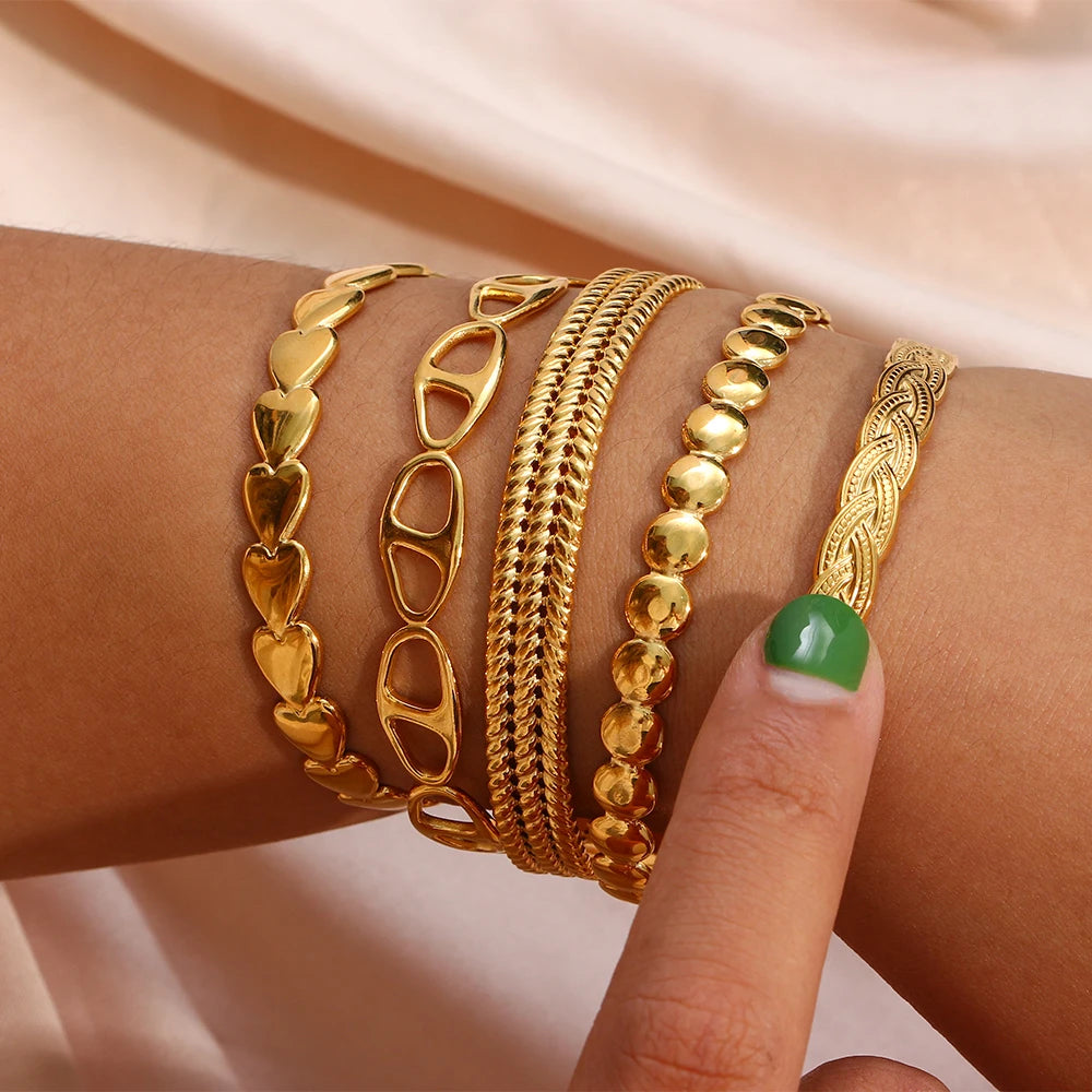 18K Gold Plated 316L Stainless Steel Pig Nose Buckle Heart Opening Adjustable Bangles Fashion Waterproof Bracelets for Women