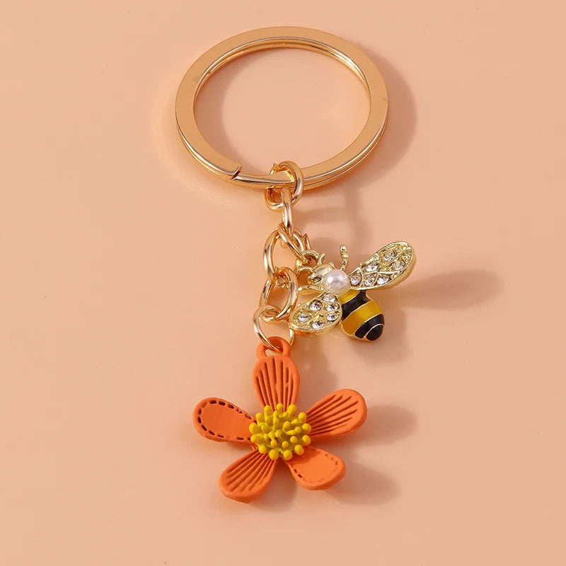 Cute Enamel Bee Keychain Flower Key Rings Pendants for Car Key Holder Women Girls Handbag Accessories Handmade Jewelry Gift