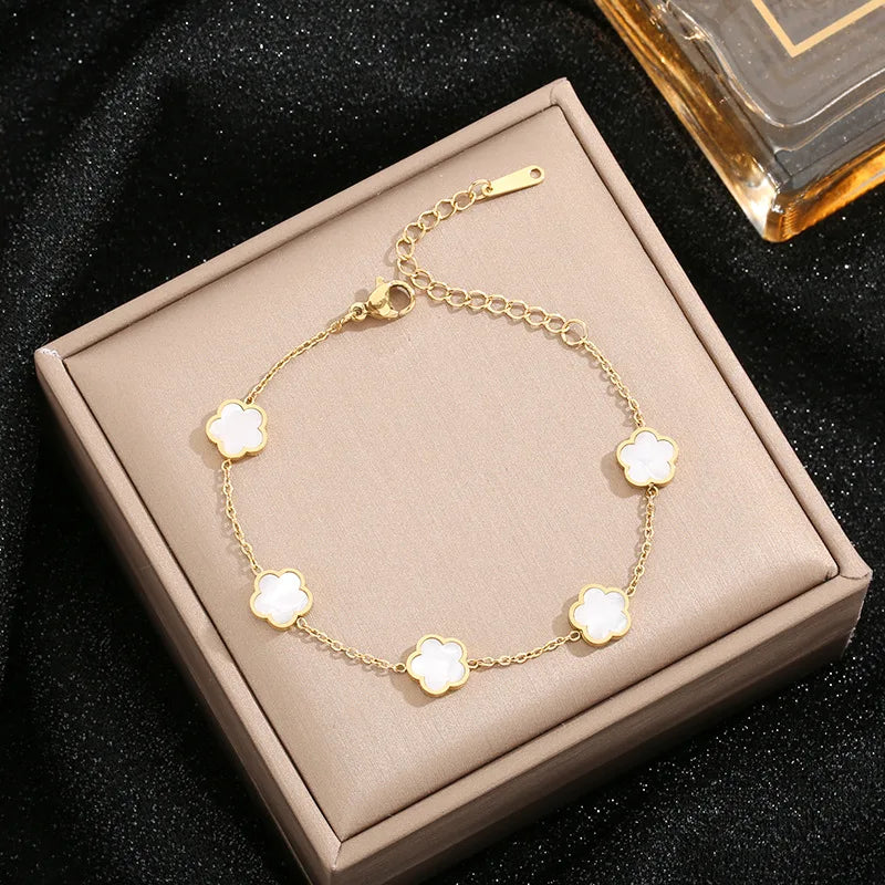 1Pc Fashion Titanium Steel Five Leaf Grass Plum Blossom Women's Bracelet, Elegant and Fashionable Jewelry