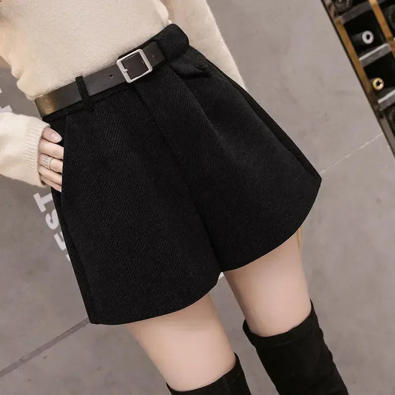 Women's Woolen Shorts for Fall and Winter High-Waisted Thick Shorts Black Korean Style Slimming A-Line Tapered Pants with Boots