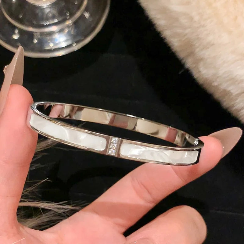 Stainless Steel Clover Lucky Bracelet Fashion Women Girls Titanium Steel Gold Plated Waterproof Sparkling Zircon Bracelet Bangle