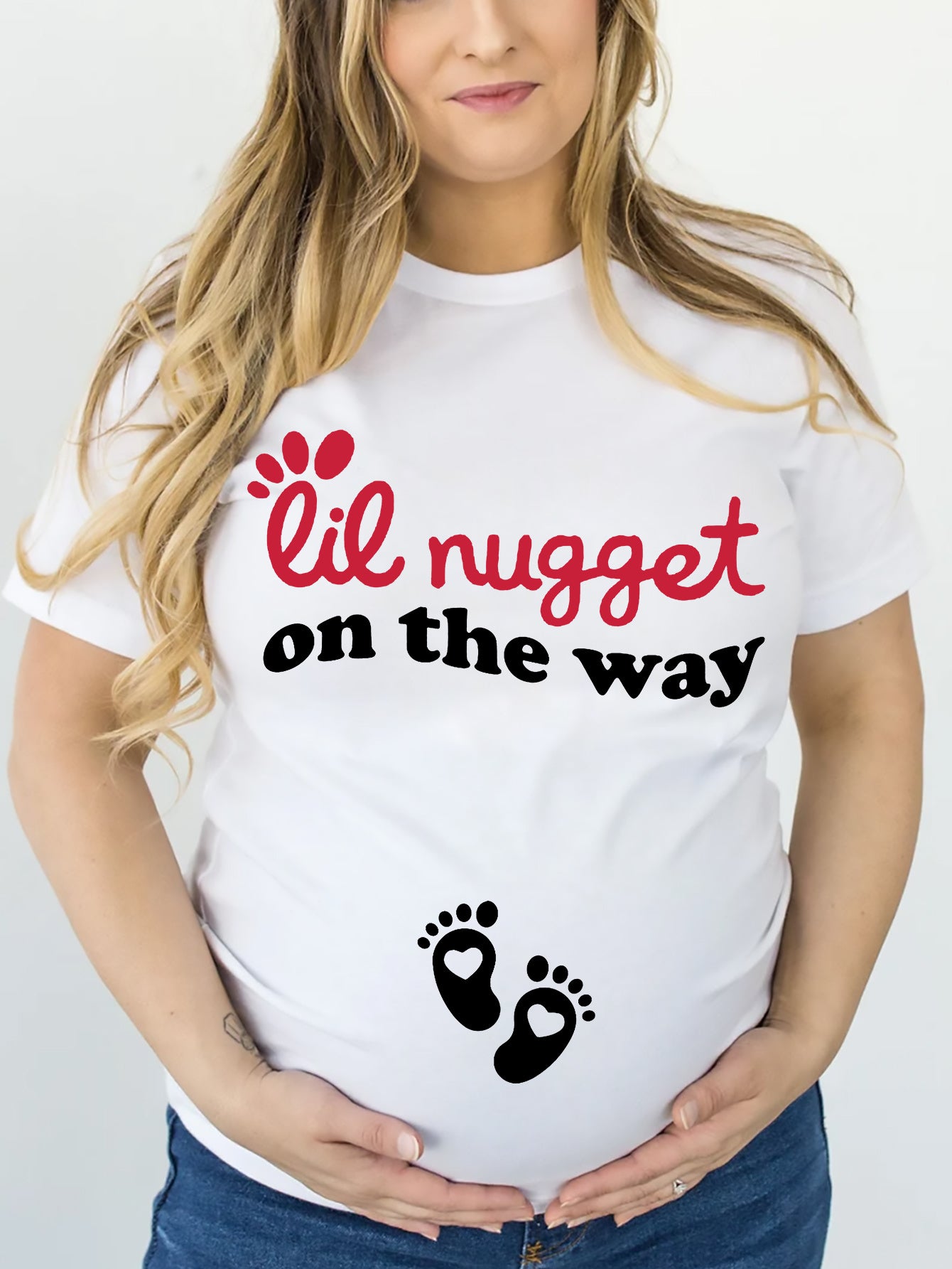 Cute and Comfy Lil Nugget Maternity T-Shirt - Short Sleeve Pregnancy Top for Casual Wear