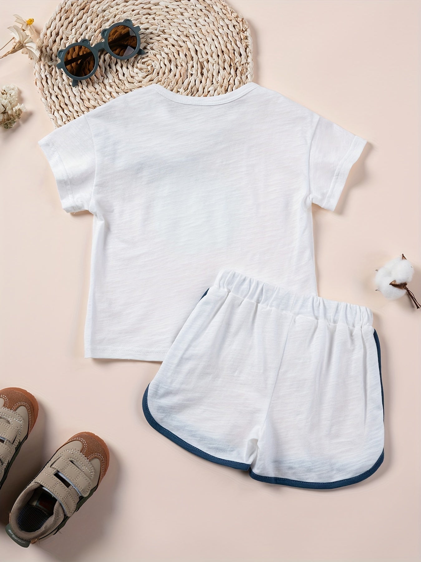 2-Piece Toddler Girls' Summer Tracksuit - Rainbow Printed T-Shirt and Short Pants Set - Casual Cotton Clothing for Kids - Comfortable and Breathable - Perfect for Outdoor Play