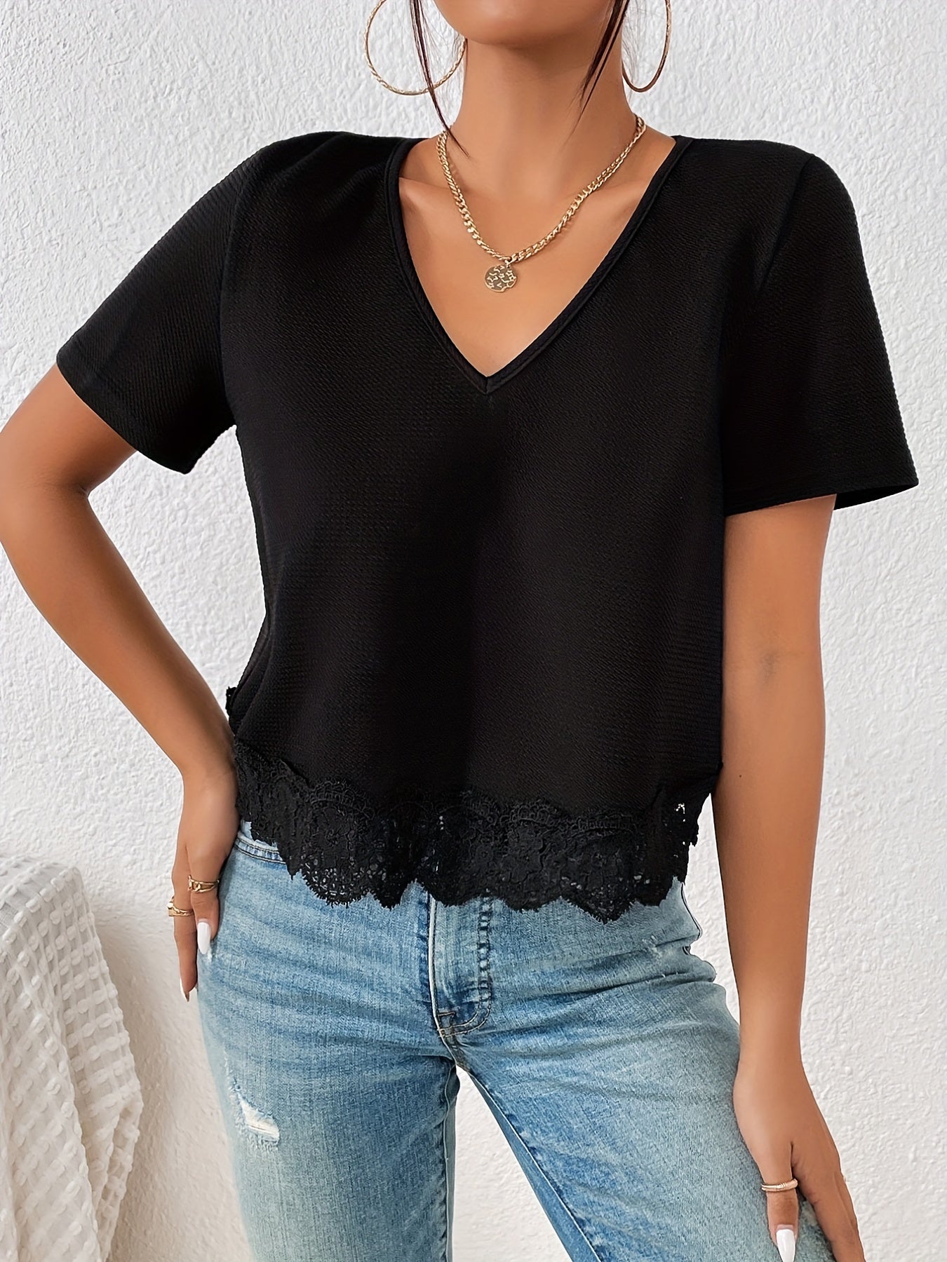 Chic Backless Lace V-Neck T-Shirt - Fashionable Contrast Detailing - Lightweight Summer Wear for Women