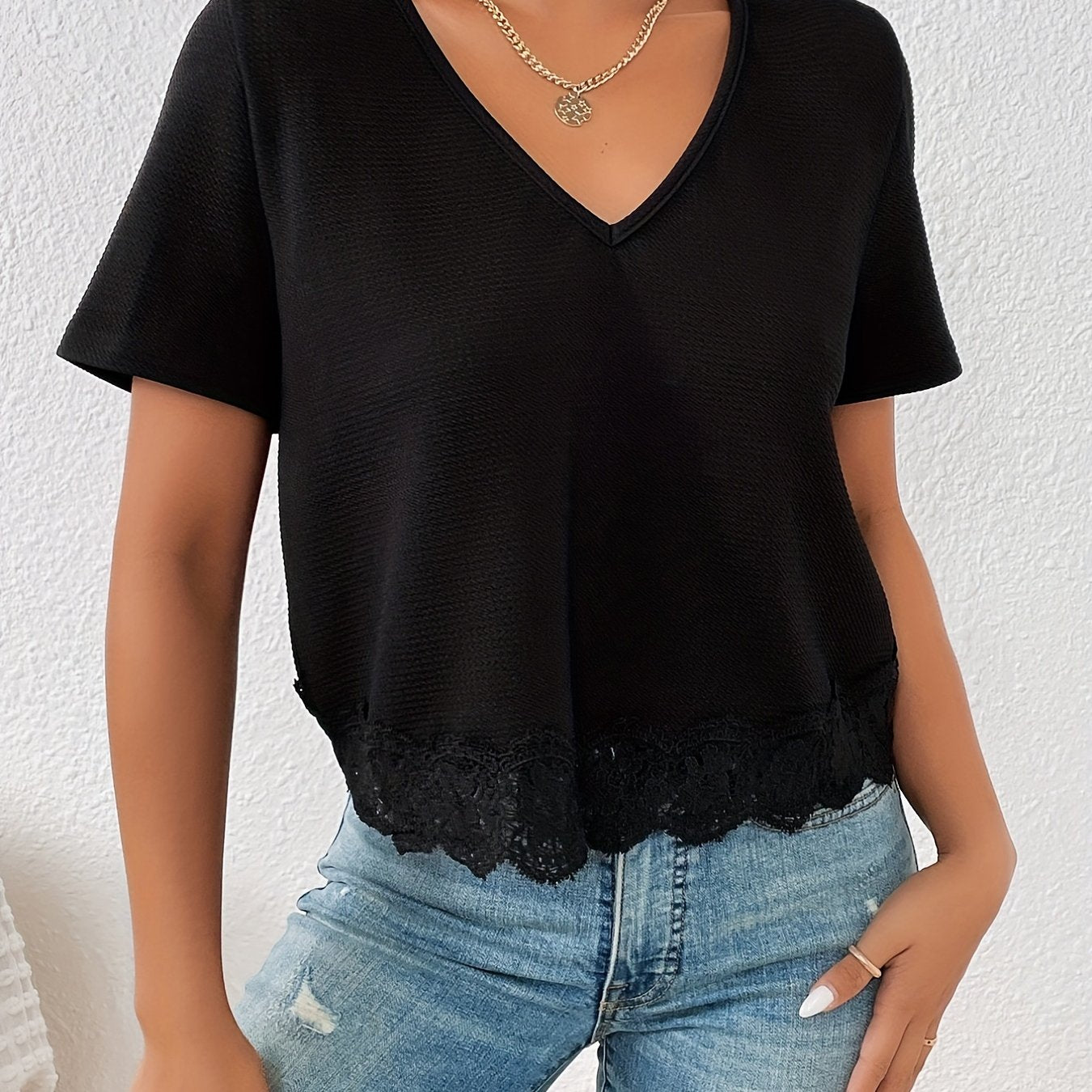 Chic Backless Lace V-Neck T-Shirt - Fashionable Contrast Detailing - Lightweight Summer Wear for Women