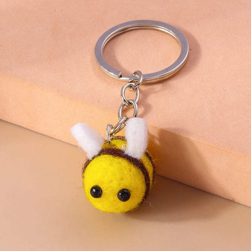 Pretty Handmade Knitted Love Heart Keychain Crocheted Flower Key Ring Pendants for Women Girls Handbag Decor DIY Jewelry Gifts