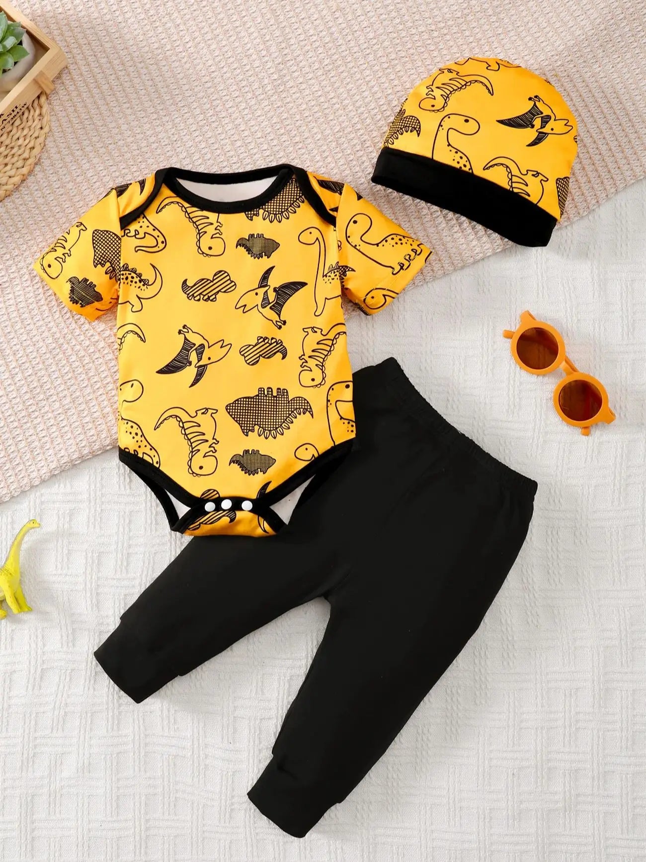 0-18M Summer Baby Boys Casual Three-Piece Yellow Short-Sleeved Cartoon Dinosaur Print Clothes With Black Pants And Cute Hat