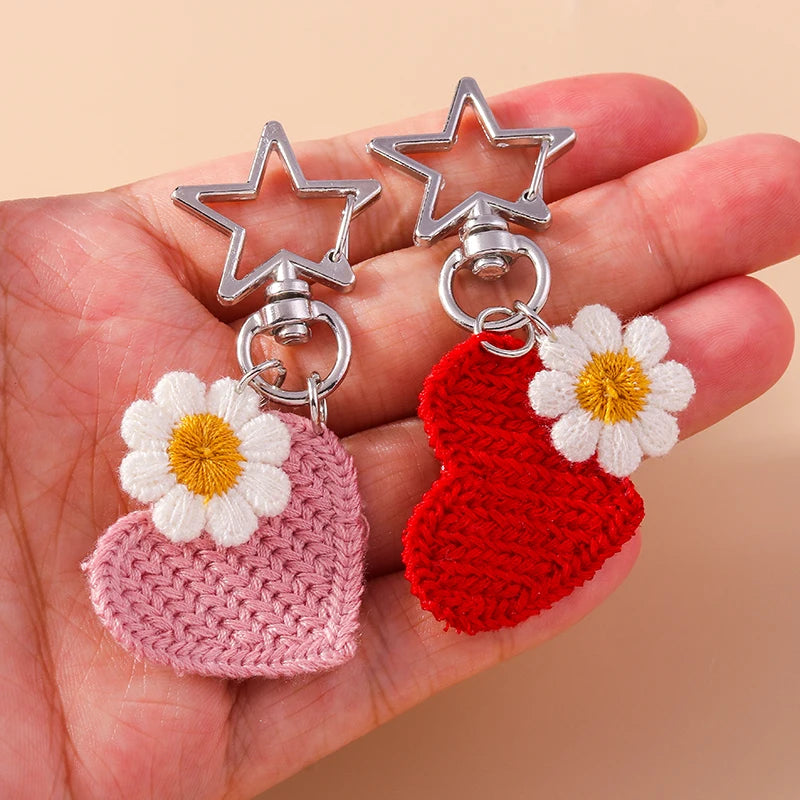 Pretty Handmade Knitted Love Heart Keychain Crocheted Flower Key Ring Pendants for Women Girls Handbag Decor DIY Jewelry Gifts
