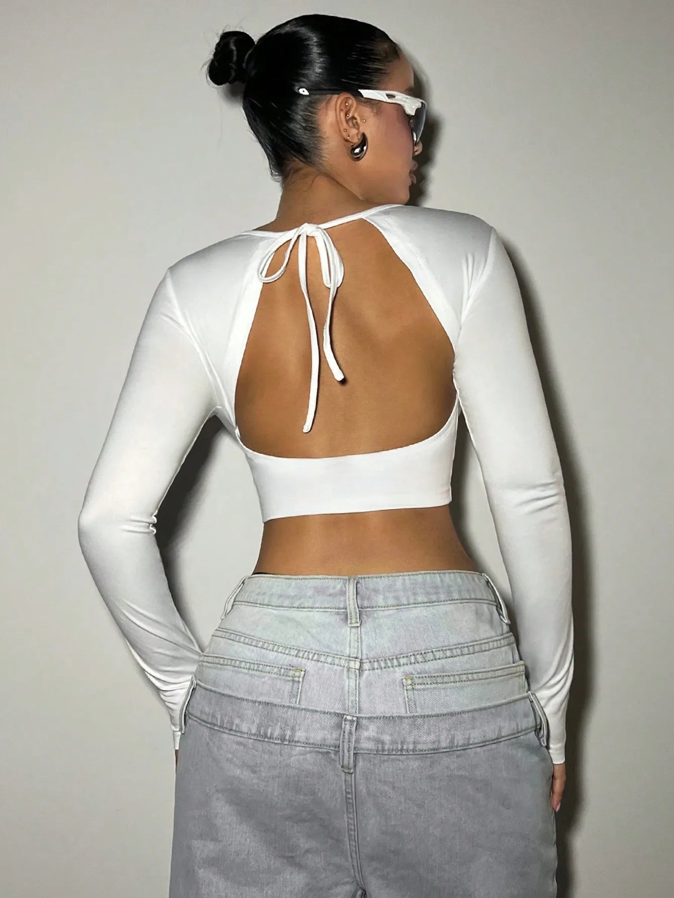 Pure Desire Spice V-neck Hollow Long Sleeve Female New Hot Sexy Short Sleeve Small Public Belly-button Top