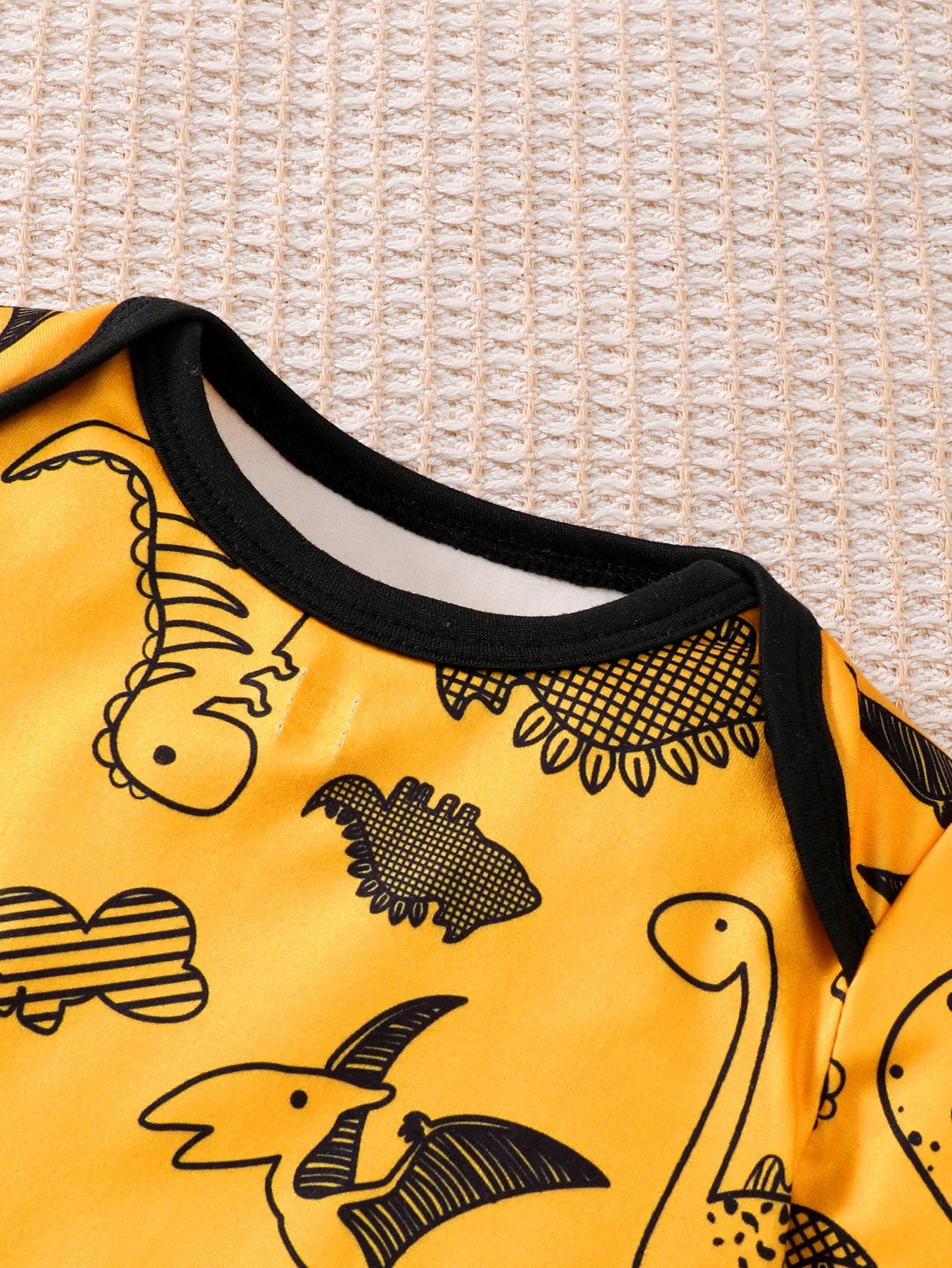 0-18M Summer Baby Boys Casual Three-Piece Yellow Short-Sleeved Cartoon Dinosaur Print Clothes With Black Pants And Cute Hat