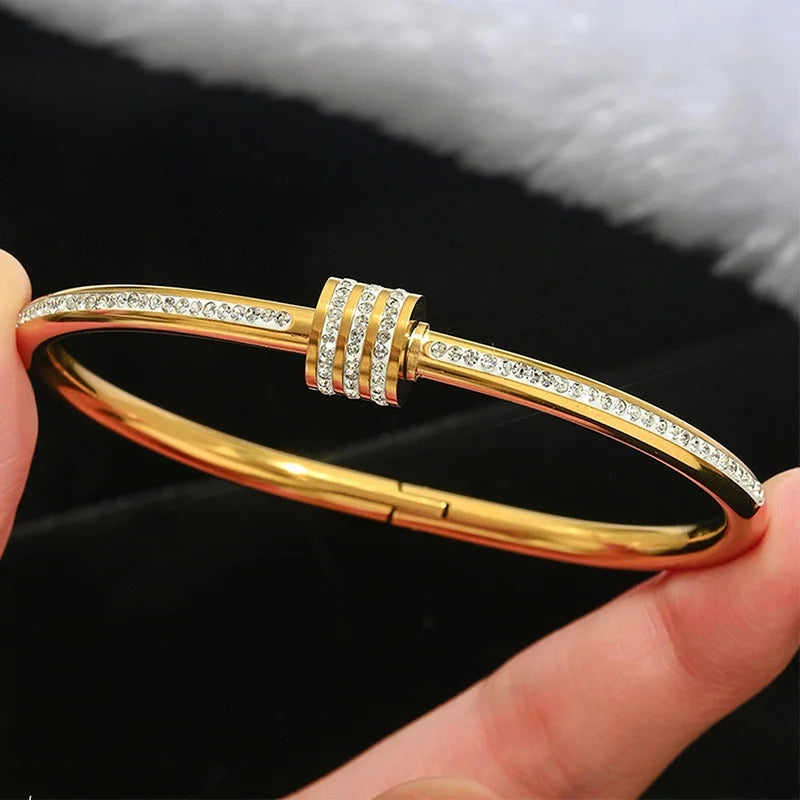 Stainless Steel Clover Lucky Bracelet Fashion Women Girls Titanium Steel Gold Plated Waterproof Sparkling Zircon Bracelet Bangle
