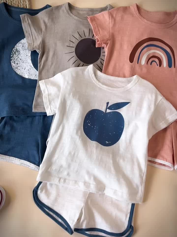 2-Piece Toddler Girls' Summer Tracksuit - Rainbow Printed T-Shirt and Short Pants Set - Casual Cotton Clothing for Kids - Comfortable and Breathable - Perfect for Outdoor Play