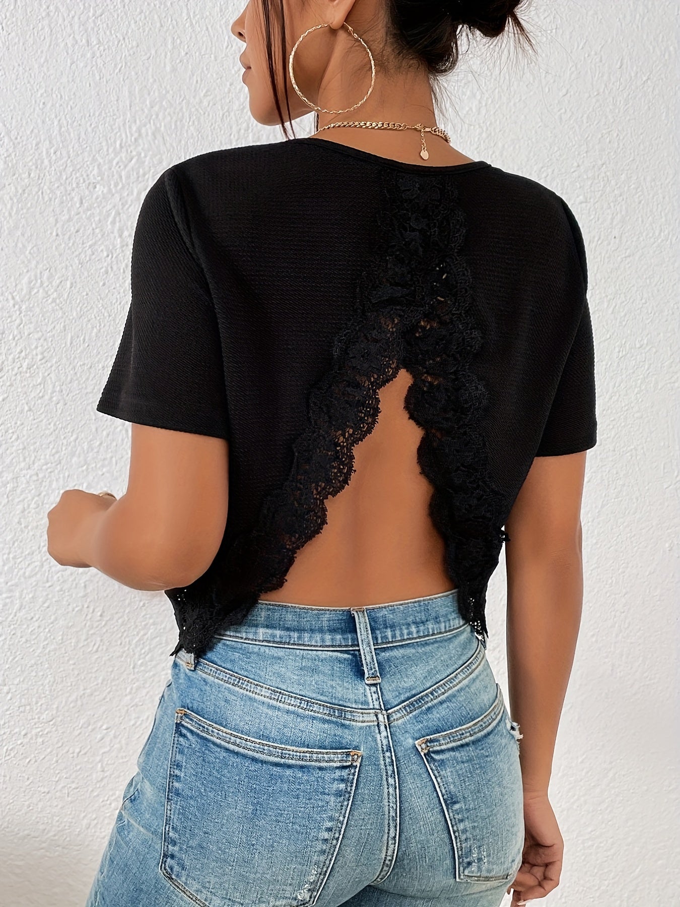 Chic Backless Lace V-Neck T-Shirt - Fashionable Contrast Detailing - Lightweight Summer Wear for Women
